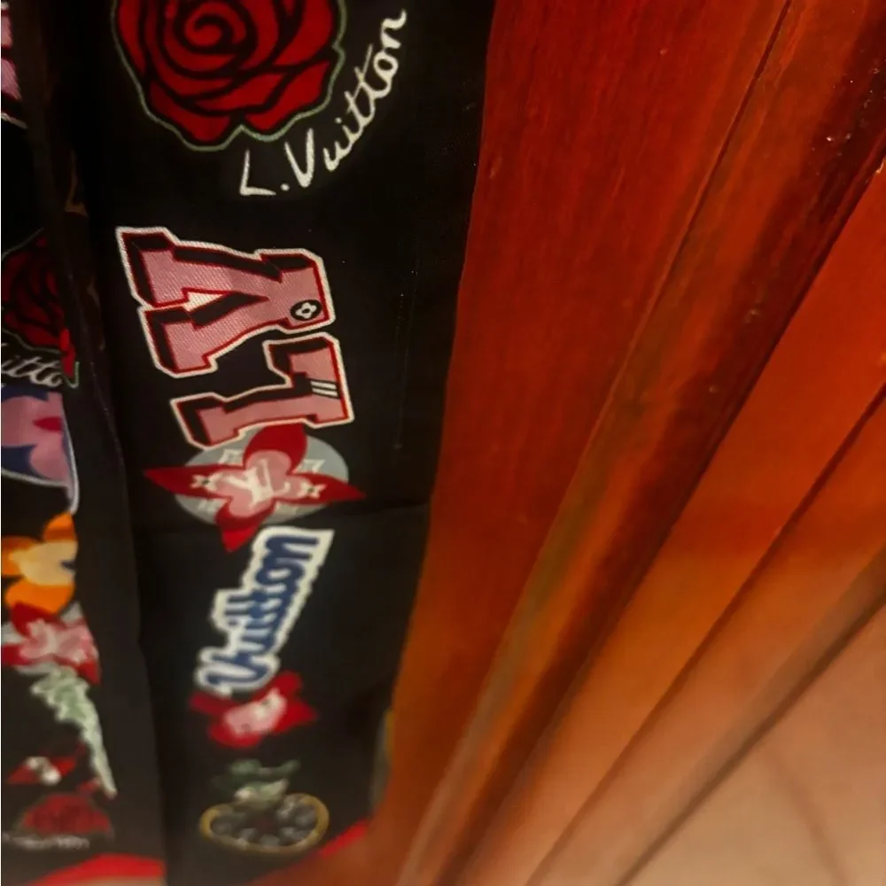 Louis Vuitton stories scarf accessory 2018 Nicolas Ghesquière LV logo Monogram